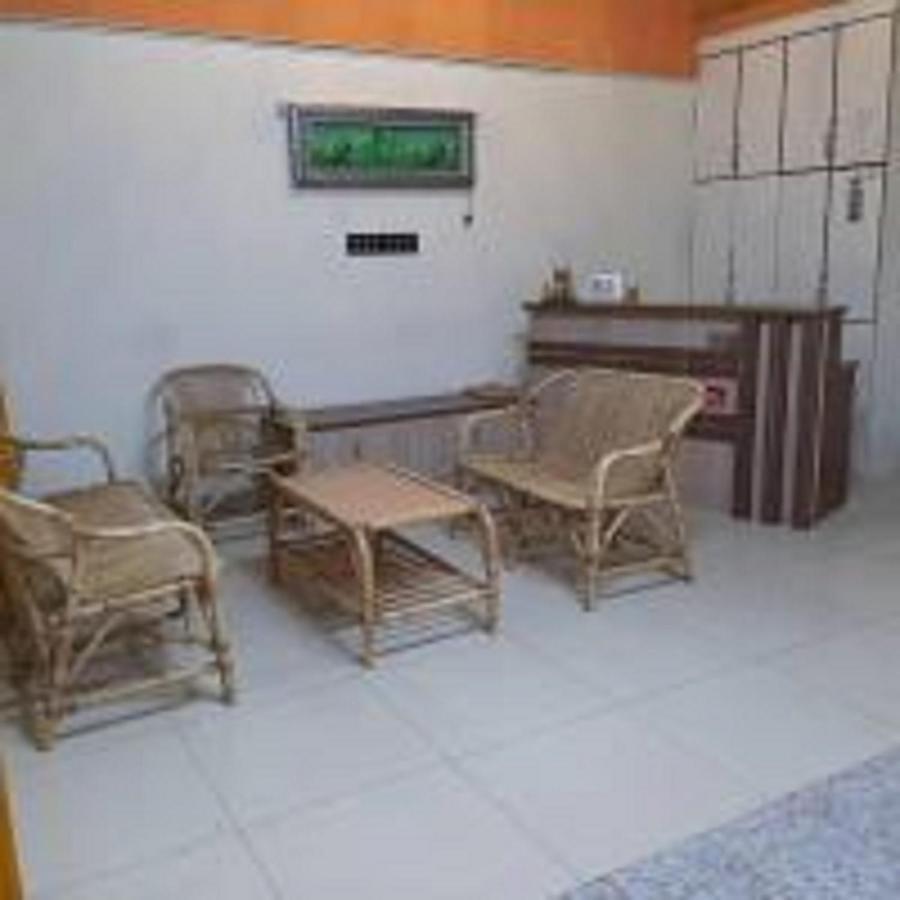 Emerald Inn บรินชัง ภายนอก รูปภาพ